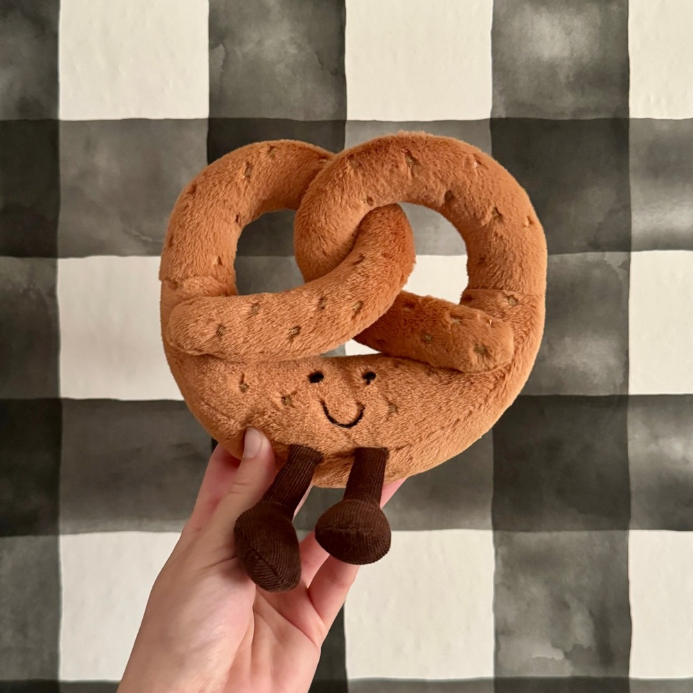 Jellycat Amuseables Pretzel